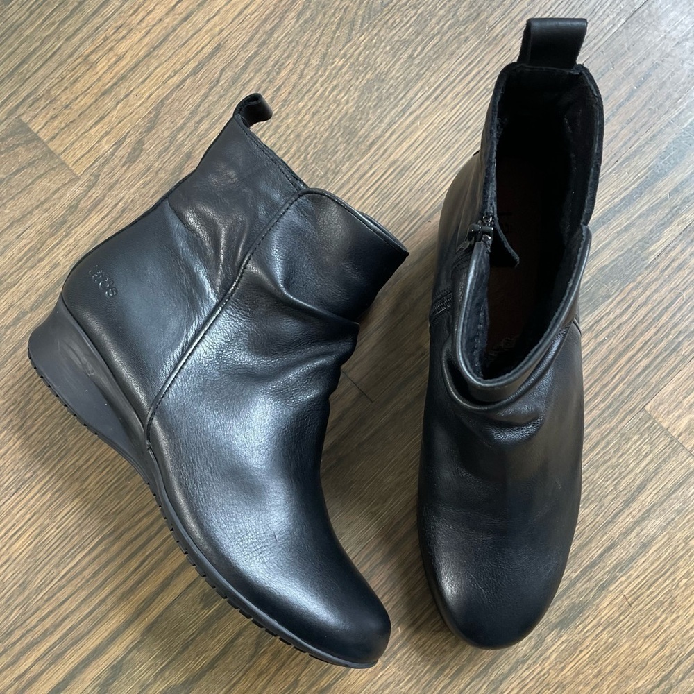 New TAOS Elite Leather Black Leather Boots Size EU 40 US 9/9.5